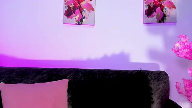 SagiraBelle online show from April 21, 2026, 5:39 pm