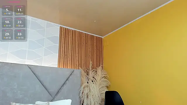 Brunnette Sensation online show from November 18, 2025, 6:23 pm