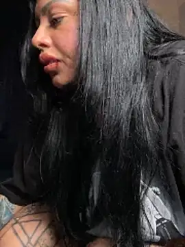 chicanachic13 online show from December 5, 2025, 7:06 am