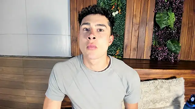 AustinJones  online show from November 24, 2025, 7:13 pm