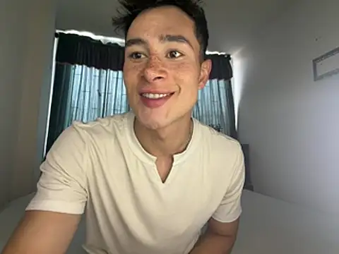 Snapshot of AustinJones_ chatting on July 23, 2026, 3:32 pm AustinJones online show from July 23, 2026, 3:32 pm