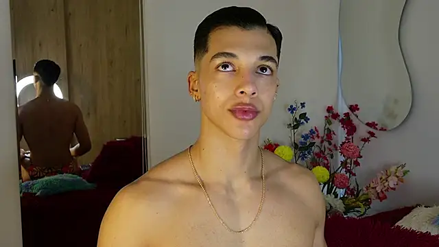Snapshot of Troye_Williams chatting on April 30, 2026, 10:54 am Troye Williams online show from April 30, 2026, 10:54 am