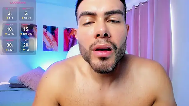 ZarekFox online show from November 15, 2025, 7:54 pm