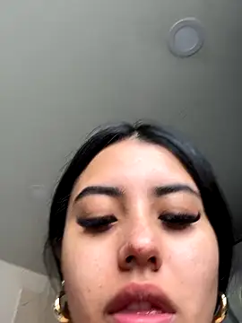 Snapshot of Victoria_alson chatting on October 25, 2025, 2:35 pm Victoria alson online show from October 25, 2025, 2:35 pm