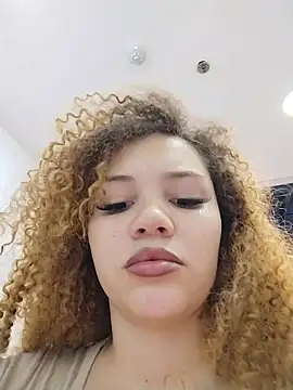 SirenRouge 69 online show from April 21, 2026, 8:12 pm