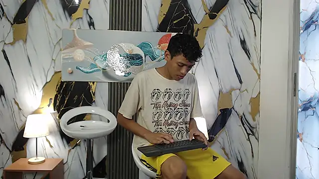 BEAUTY BOYS1 online show from February 16, 2026, 7:32 pm