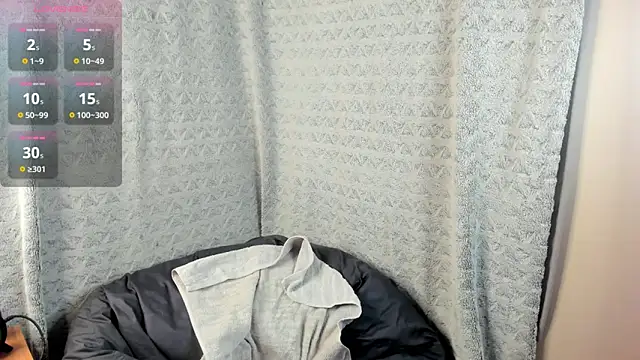 MiaLores online show from December 23, 2025, 8:23 am