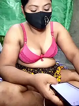 Snapshot of Mistompa24 chatting on May 21, 2026, 3:52 pm Mistompa24 online show from May 21, 2026, 3:52 pm