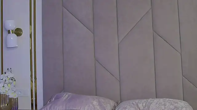 Touch me online show from October 11, 2025, 4:16 pm