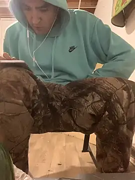 Snapshot of DanBfl chatting on December 2, 2025, 4:18 am DanBfl online show from December 2, 2025, 4:18 am