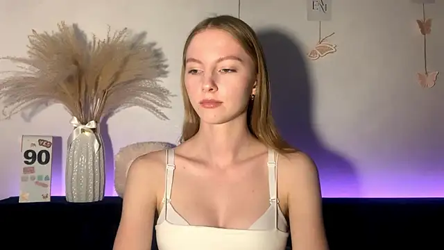 BrightAnnie online show from September 21, 2025, 3:02 pm