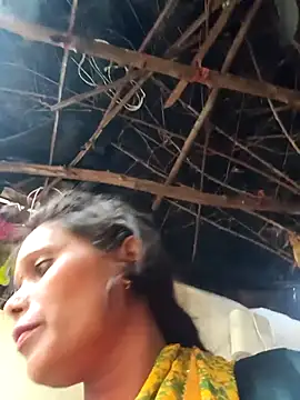 Snapshot of cute_diya_12 chatting on October 11, 2025, 2:00 am cute diya 12 online show from October 11, 2025, 2:00 am