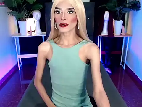 itsmeMonicaloove69 online show from October 3, 2025, 5:10 pm