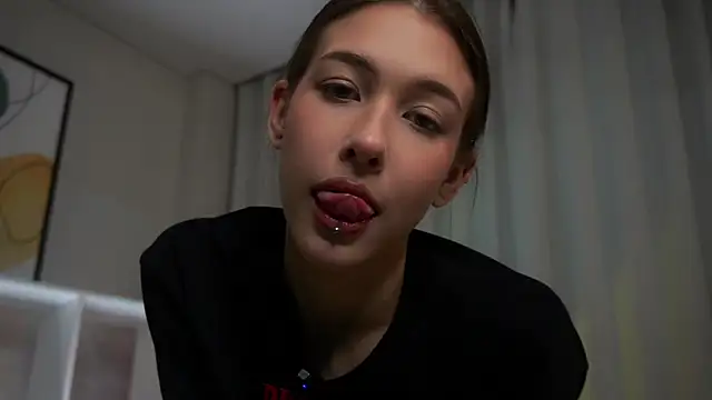 EviaRabasca online show from September 28, 2025, 11:59 am