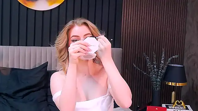 MilanaCeleste online show from February 20, 2026, 10:54 pm