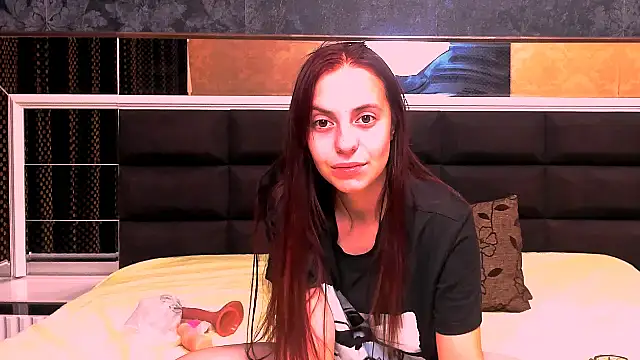 MillieTinny online show from October 26, 2025, 5:52 pm