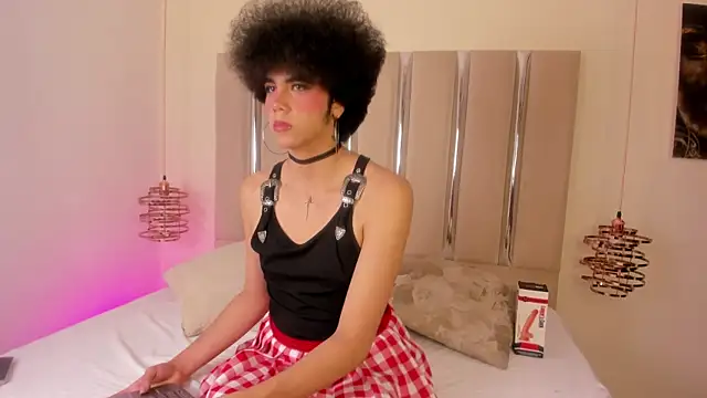 KheylerTomphson online show from September 26, 2025, 3:32 am