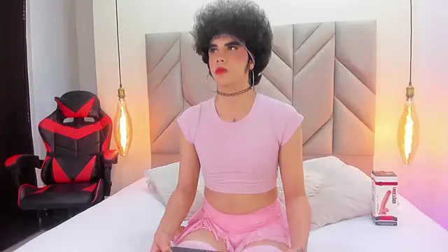 KheylerTomphson online show from October 24, 2025, 12:01 pm