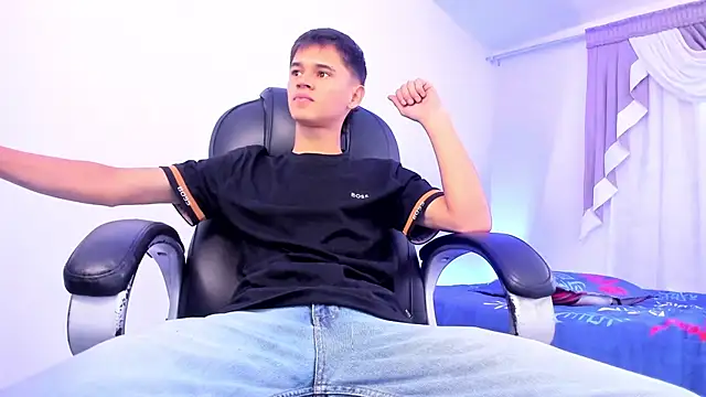 Aron Boyy online show from October 4, 2025, 8:07 pm