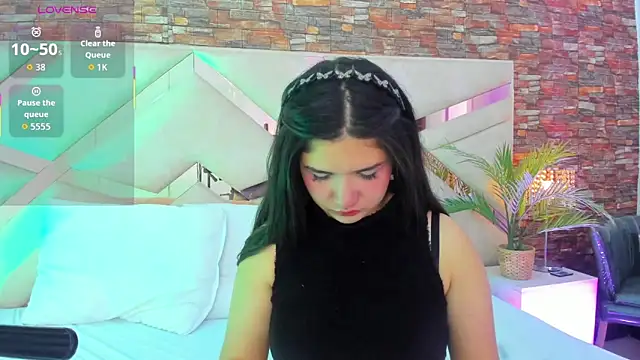 Snapshot of Valery_Brand chatting on February 5, 2026, 1:38 pm Valery Brand online show from February 5, 2026, 1:38 pm