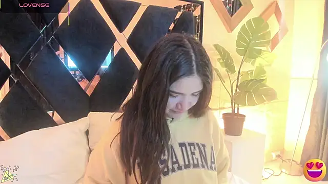 Snapshot of Valery_Brand chatting on February 19, 2026, 2:24 pm Valery Brand online show from February 19, 2026, 2:24 pm