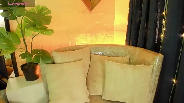 Valery Brand online show from April 13, 2026, 11:48 am