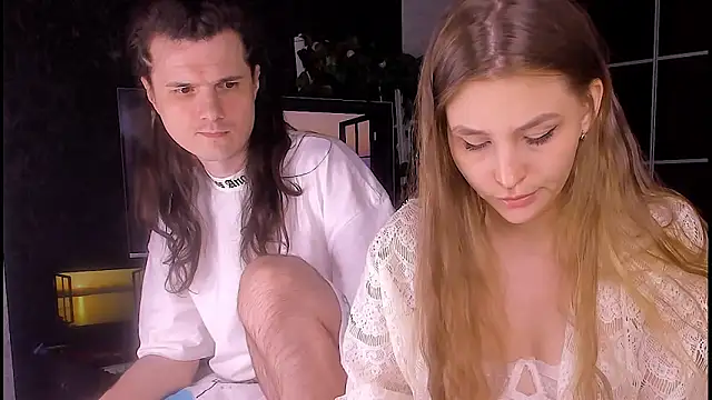 Kimberly Wolker online show from April 2, 2026, 11:41 am