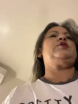 Lucy Milf 474 online show from February 4, 2026, 12:11 pm