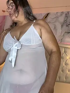 Lucy Milf 474 online show from April 18, 2026, 12:53 pm