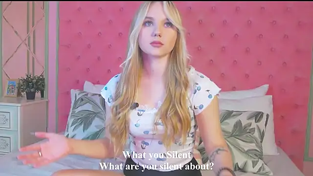 Sky Cutie online show from September 15, 2025, 5:18 am