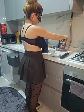 0gece0 online show from November 17, 2025, 7:41 pm