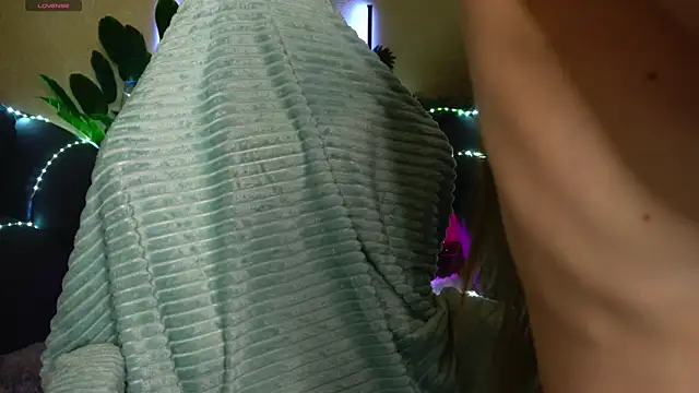 AnitaVon online show from April 22, 2026, 4:04 am