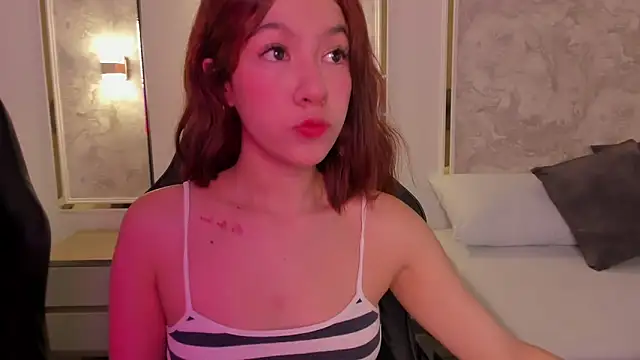 doll eyees  online show from September 20, 2025, 7:37 pm