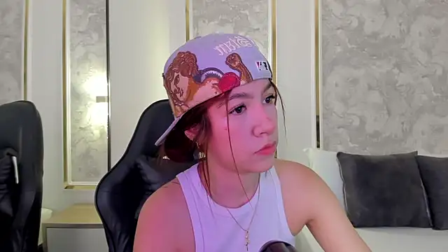 doll eyees  online show from September 23, 2025, 2:14 am