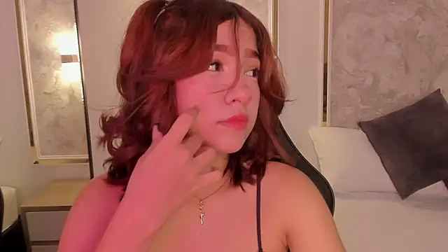 doll eyees  online show from September 27, 2025, 2:27 am