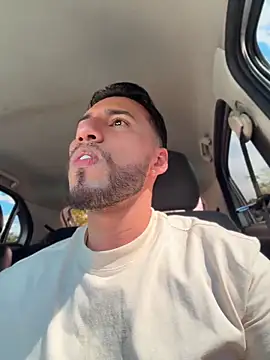 Snapshot of Thiago_Hill chatting on May 31, 2026, 7:37 pm Thiago Hill online show from May 31, 2026, 7:37 pm