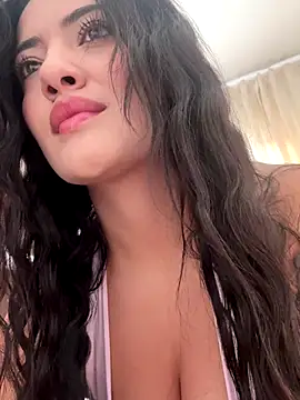 Lu090  online show from October 3, 2025, 3:42 pm