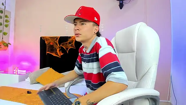 Nascary Fox online show from October 1, 2025, 7:53 pm