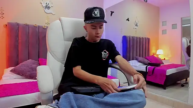 Nascary Fox online show from October 28, 2025, 7:38 pm