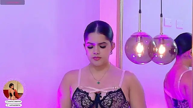 Snapshot of Martina-Roberts- chatting on May 25, 2026, 3:45 am Martina-Roberts- online show from May 25, 2026, 3:45 am
