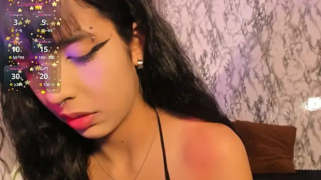 ChloeeMason online show from October 17, 2025, 11:02 am