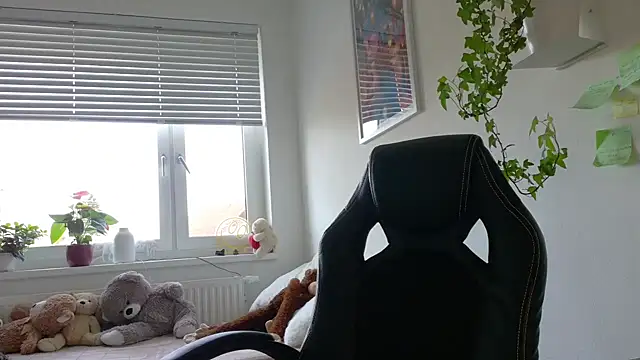 Linsy Kim online show from March 3, 2026, 8:53 am