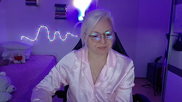 Linsy Kim online show from April 22, 2026, 6:09 pm