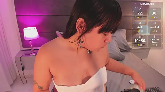 Snapshot of mia_yeager chatting on December 3, 2025, 8:18 pm mia yeager online show from December 3, 2025, 8:18 pm