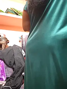 bakyasree143 online show from April 18, 2026, 8:42 pm