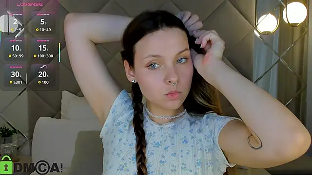 Hina Smith online show from October 17, 2025, 11:35 am