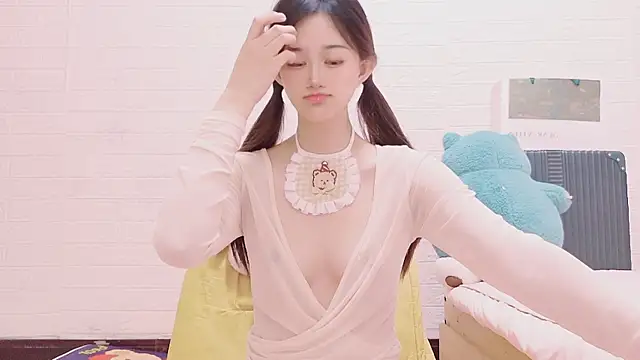 marina-cutegirll online show from January 13, 2026, 5:24 am