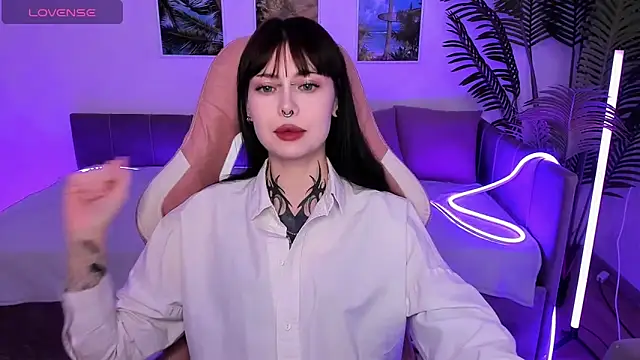 Morana Batt online show from October 14, 2025, 2:01 am