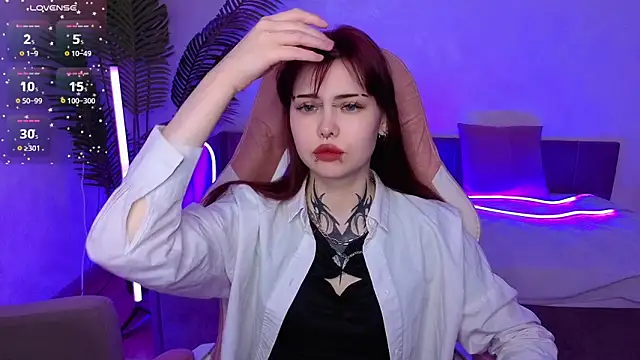 Morana Batt online show from November 17, 2025, 2:06 am