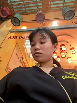 Ngoc-bbi online show from September 28, 2025, 5:02 am